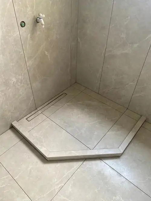 自己diy了个淋浴房石基因为接受不了传统石材淋浴房黑白灰颜色的石基