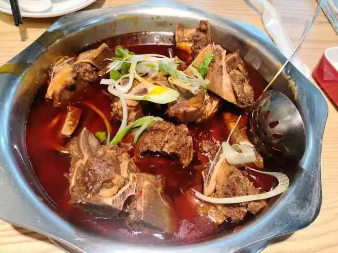 锅武侠·硬啃酱骨牛肉自助火锅-"最近发现了一家大骨头,鱼片自助餐
