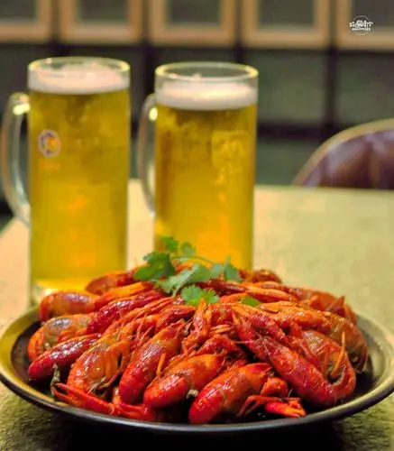 天天排队满座的小龙虾店买3送1啦!有南宁吃货一嘢搞了16斤去!