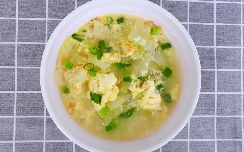 正在减肥的妹子,一定要试试这个鲜香无比的冬瓜蛋汤,解腻又饱腹