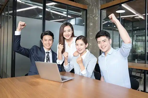 职场精英的人生选择:转身成为保险代理人__凤凰网