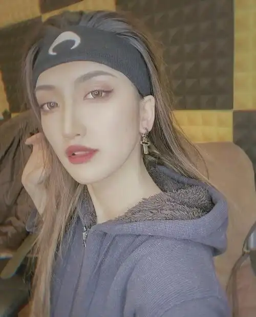 继舞台忘词张靓颖触发隐藏赛制淘汰实力女rapper网友她到底懂不懂说唱