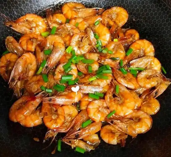 92百吃不厌的家宴硬菜油焖大虾做法75