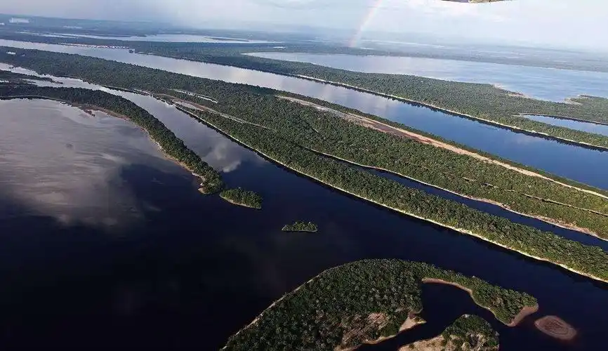 亚马孙平原 the largest plain in the world is the amazon plain.