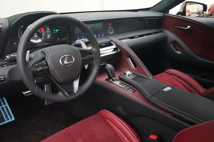 雷克萨斯lc:除了回头率,把一台概念车开上路还有什么感觉?