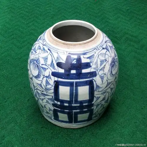 民国时期青花瓷罐手绘花纹喜子坛子摆件