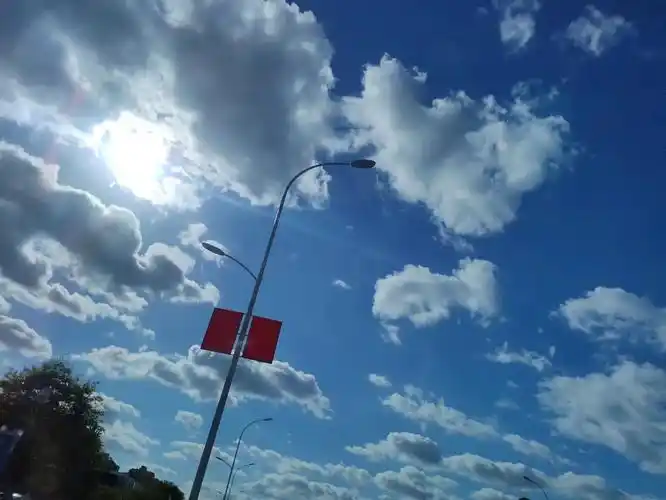 天气真好!可能也就秋天能看到风轻云淡!天高气爽的季节!赞! - 抖音