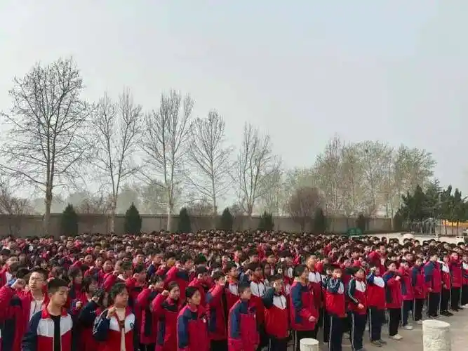 全环境立德树人缅怀革命先烈赓续红色血脉