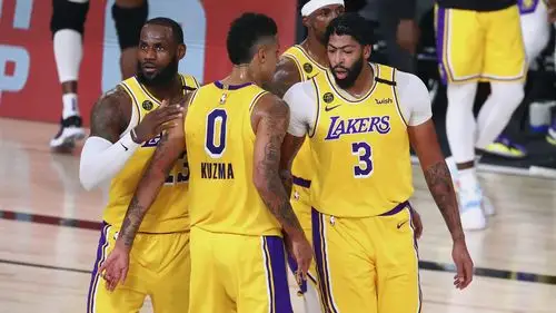 原创美媒建议湖人活塞2换1交易:前榜眼秀助詹眉冲冠,牺牲2筹码不亏