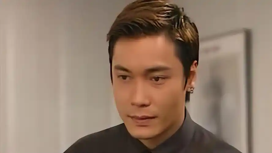 事业巅峰抛弃发妻,二婚与小12岁娇妻孕有一女,罗嘉良真的幸福吗