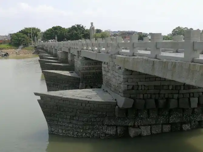 中国首座跨海大桥,距今千年依旧坚固如初,只因桥墩上养了种美食!