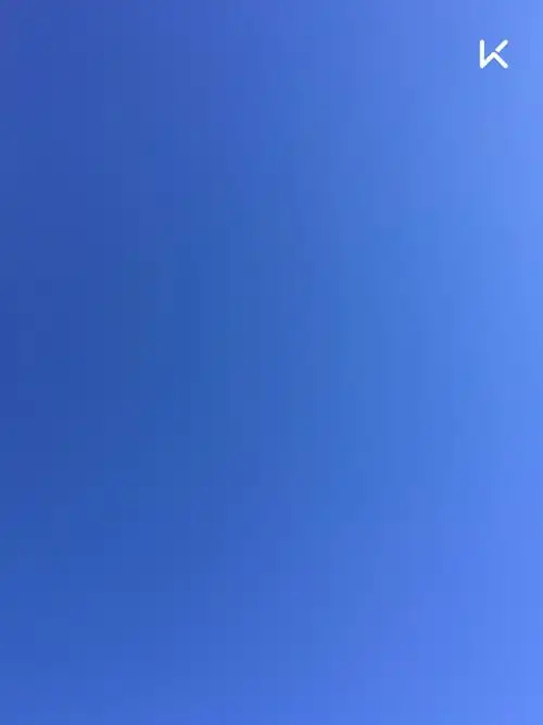 宝蓝色的天空 享受秋日凉风的 #晒晒"keep风"出游照#私语