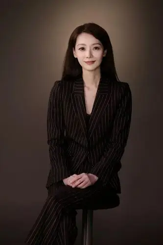 本周福利凤凰卫视主持人官方照第二弹