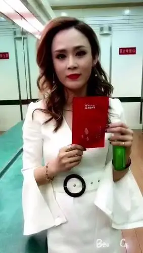 一枚大闪闪         大明星杨娜自用推荐 秒拍视频