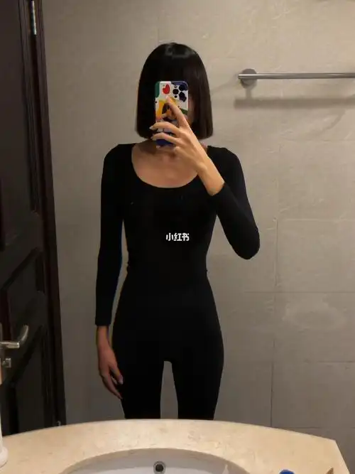 身高176体重105斤小姐姐