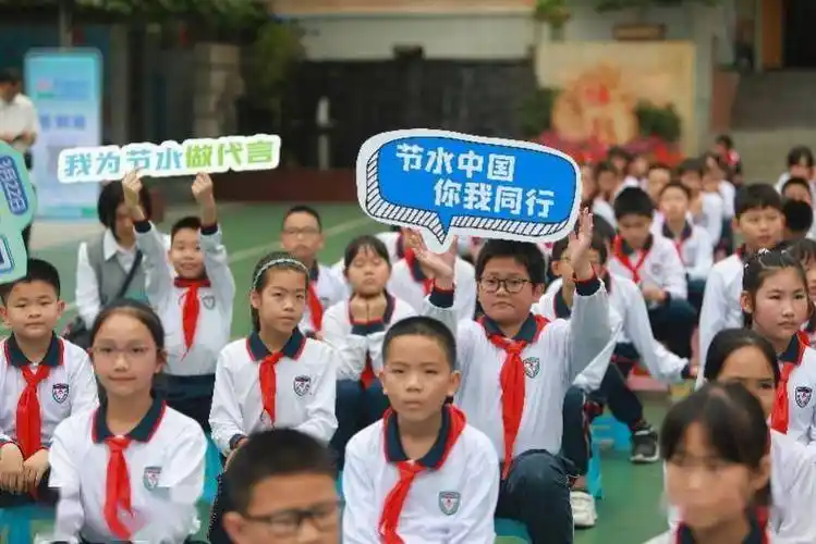 手抄报绘节水南岗河研学游广州各区开展世界水日活动
