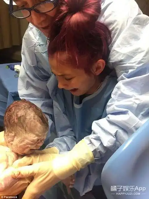 最生动的性教育12岁女孩亲自帮妈妈接生