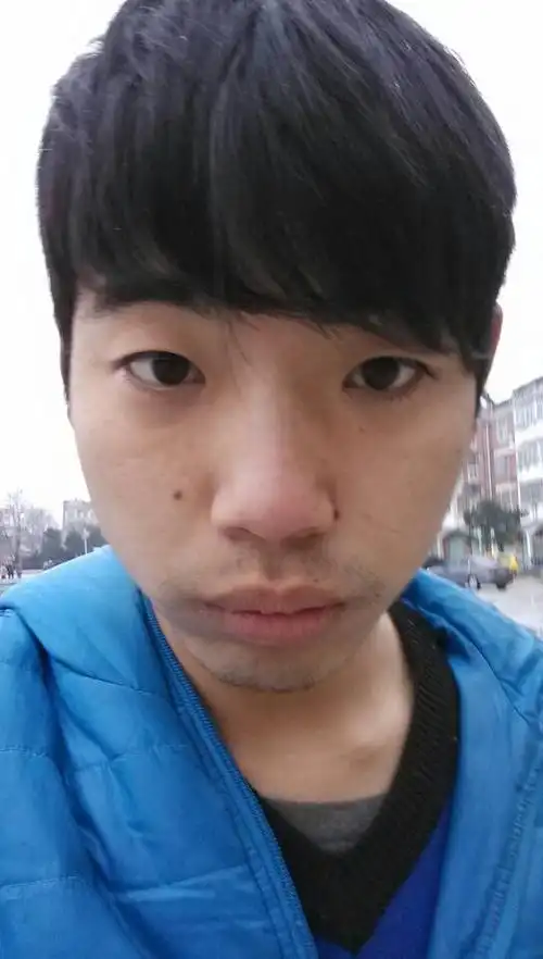 你们绝得 我丑吗? 感觉自己好丑……姐姐也说我