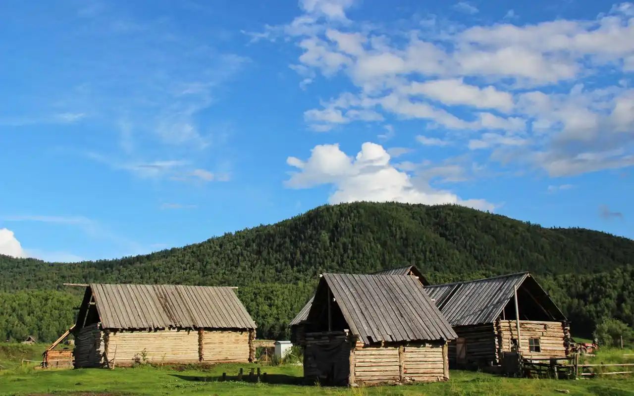 新疆禾木草原风景图片桌面壁纸