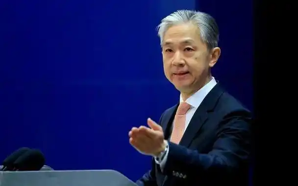 外交官员是国家的代表,更是门面担当,他们在国际舞台上扮演的角色往往