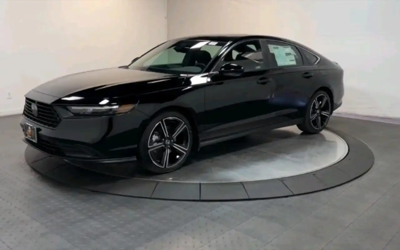 2023款本田雅阁黑色