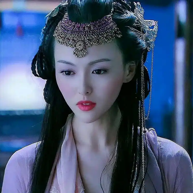 唐嫣# #仙剑三紫萱# 初识唐嫣,始于紫萱,惊为天人,糖糖紫萱造型真的