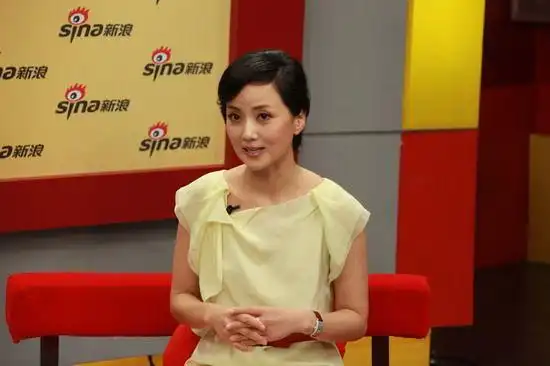 图文:张燕做客聊音乐片-张燕献礼建党90周年