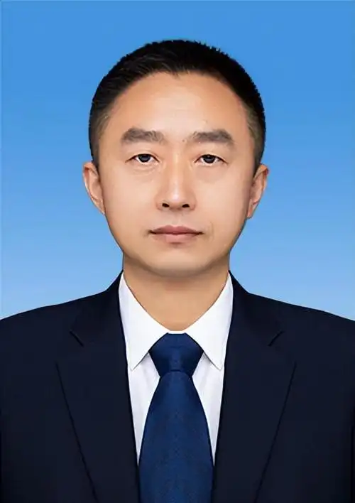 现任辽宁省丹东市政府党组成员,副市长.