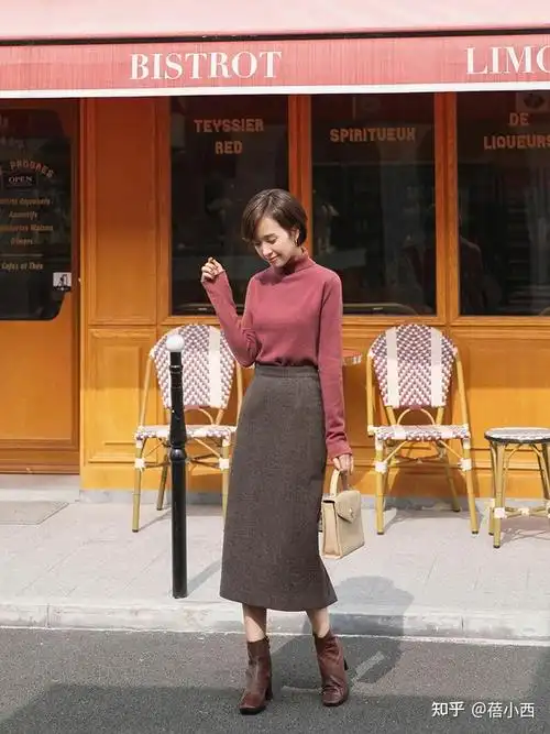 百穿不厌今冬流行这3款半身裙搭配毛衣来穿气质优雅十足