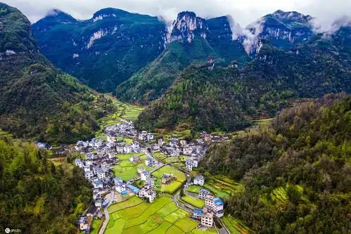 湖南湘西:春到乡村 景如画