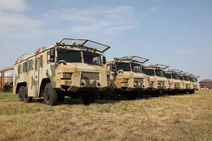 沙漠迷彩边防巡逻车