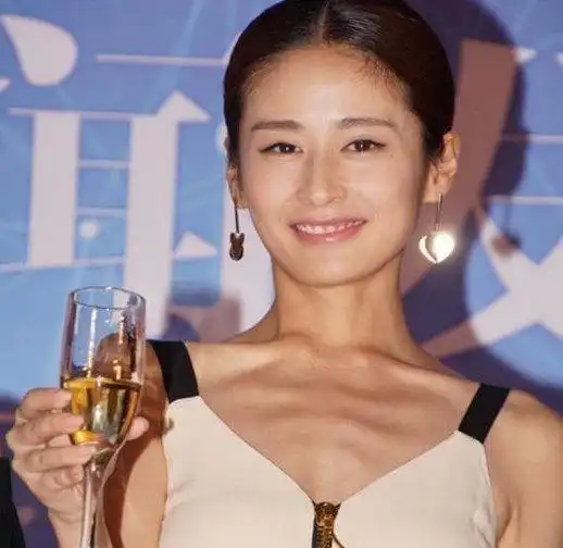 娱乐圈的这些排骨精女星,要身材没身材,要演技没演技,怎么走红的?