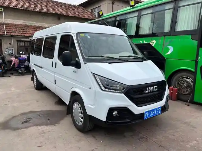 最新到店 21年江铃特顺  长轴中顶 国六排放标准 9座蓝牌 - 抖音