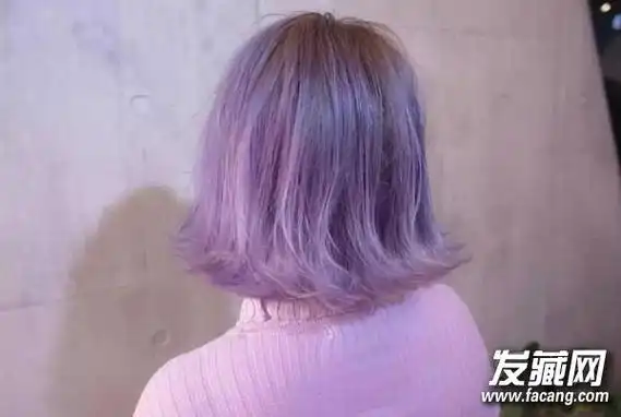 中短发染什么颜色好看漂亮的蓝色挑染发型5