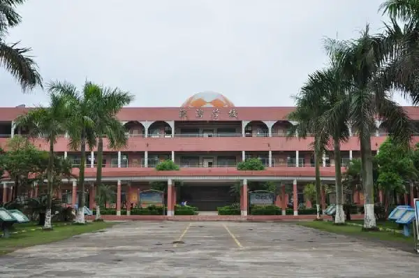 深湾小学校园风光