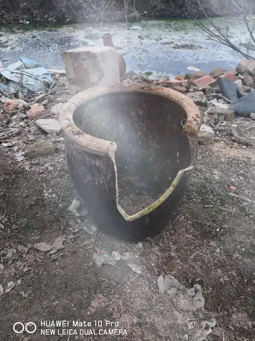 这个才是缸,是个大碎缸