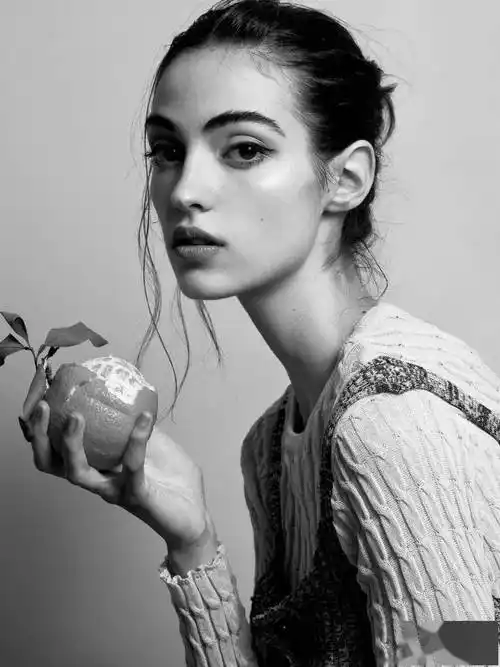 人美搞笑业务佳法国超模小仙女有多灵