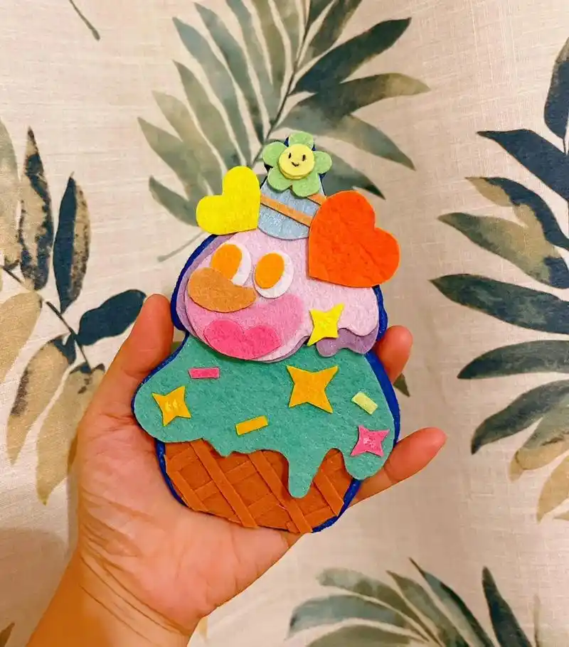 不织布作品.小狗蛋糕挂饰#手工 #不织布 #亲子手工 - 抖音