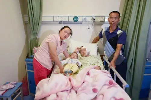 常州14岁打工女孩失踪1年生下孩子[8p]