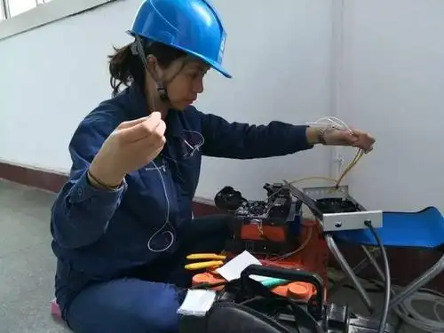 这些电力"女神",曾经是个兵!