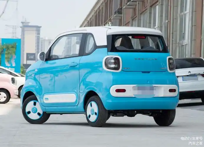 一汽奔腾小马微型纯电动车正式上市,预售价格2.89-3.49万元