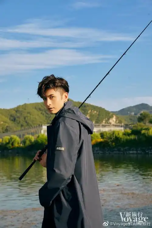 新旅行封面张云龙