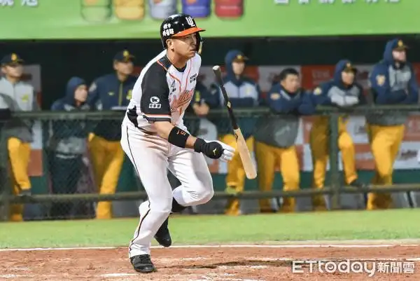 中职/郭阜林阳春炮扩大领先 7局结束兄弟3:6统一