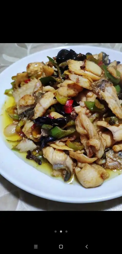 馨宝懒猫做的深得老妈真传的爆炒黑鱼片