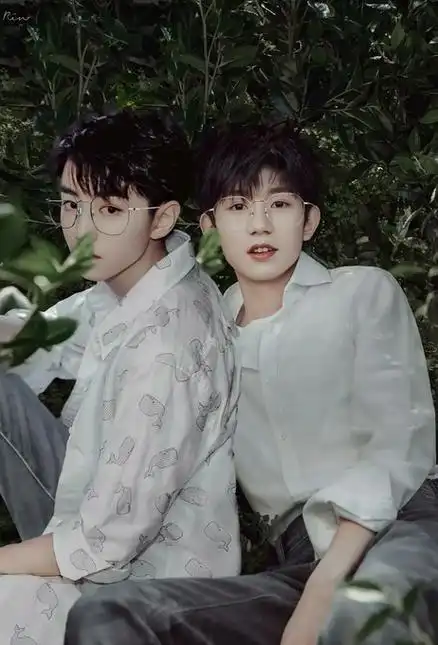 单飞7年的tfboys现状:王源王俊凯混综艺,易烊千玺斩获百亿票房