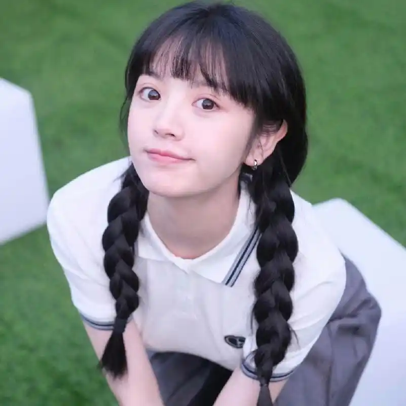 田曦薇|校园青春治愈系可爱头像 源自田曦薇weibo 校服的为田曦薇在