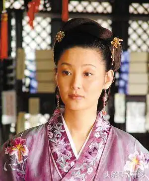 郭子兴就把她许配给了朱元璋做妻子.