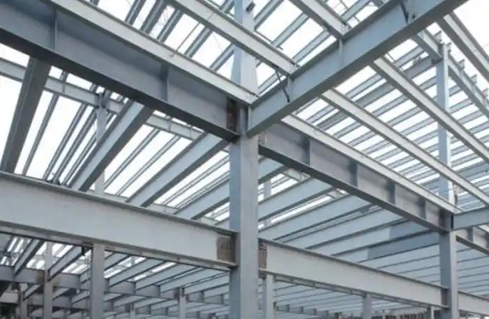 图3  钢框架结构体系