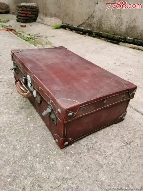 怀旧复古老牛皮皮箱