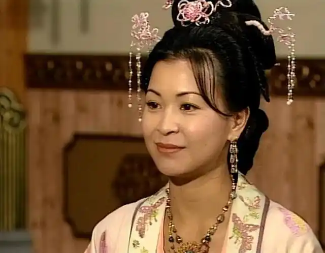 看到95版《神雕侠侣》公孙绿萼近照,不禁感叹:当初真看跑眼了